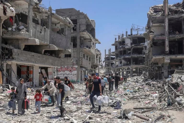 Gaza: Einwohner fliehen nach israelischen Bombardierungen aus der Stadt