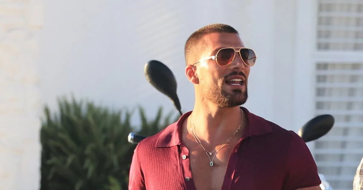 Simone Susinna: Stilvoller Auftritt in Mykonos