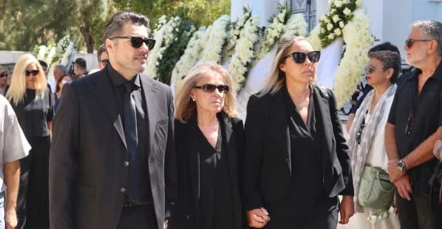Τελευταίο αντίο στον Δημήτρη Κωνσταντάρα στο Α' Νεκροταφείο