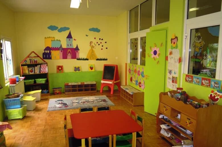 Abschaffung der Studiengebühren für Kinder von 3-4,5 Jahren ab dem 1. September