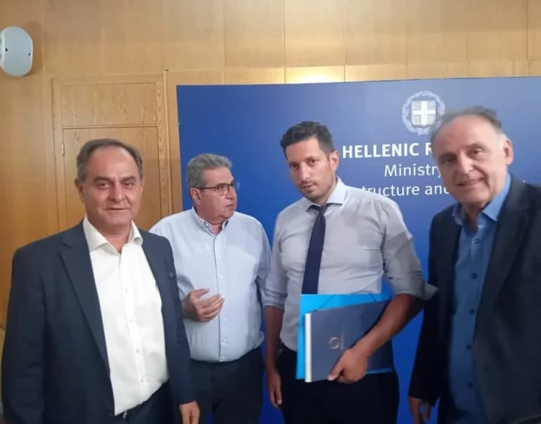 עיריות דורשות שמשרדי הכרטיסים של Hellenic Train יישארו פתוחים