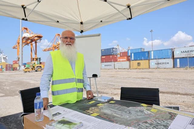 Ivan Savvidis besucht Einrichtungen der Hafenbehörde Thessaloniki
