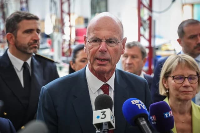 Γαλλία: Ο Υπουργός Οικονομικών «μαζεύει» τις δηλώσεις για το ΔΝΤ