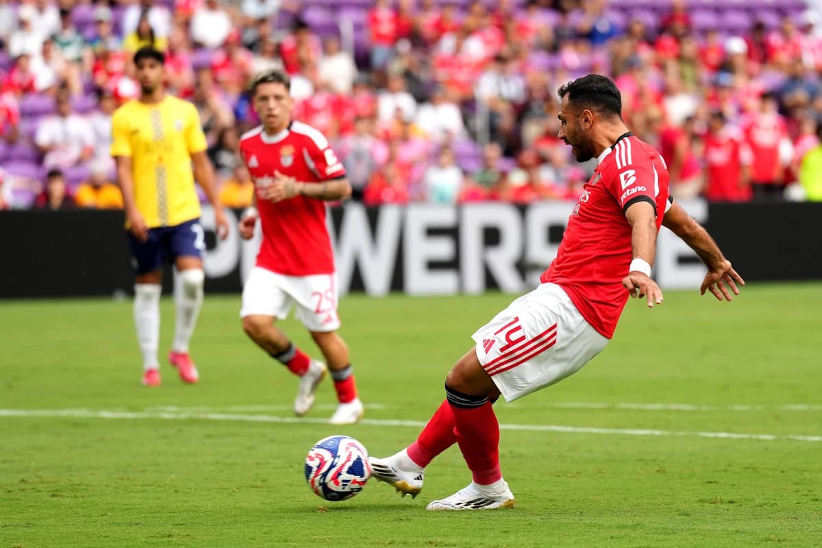 Anulados dos goles del Benfica, uno de Pavlidis (videos)