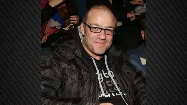 Fotis Spyros: "Mein Vater hat mir bis zu meiner Volljährigkeit großen Schaden zugefügt"
