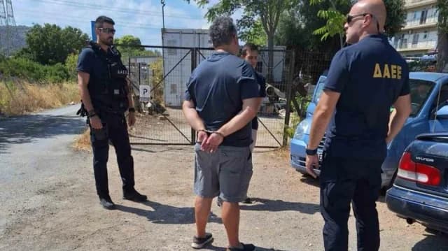 帕利尼纵火犯沉迷赌博：“输钱就放火”