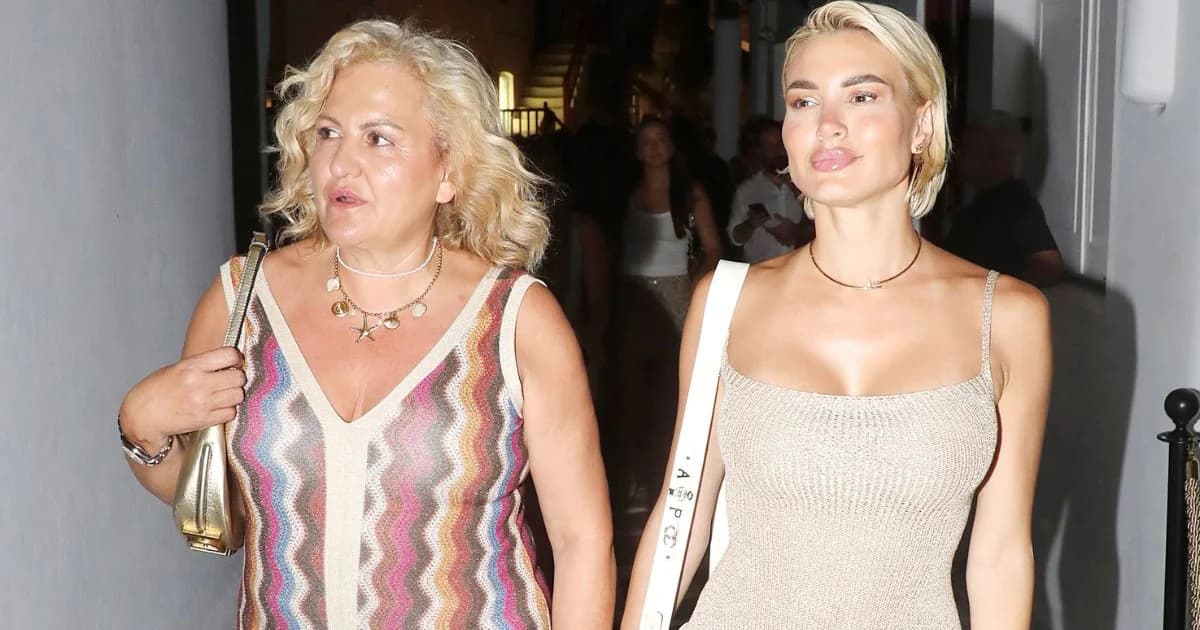 Αλεξάνδρα Παναγιώταρου: Βραδινή έξοδος στη Μύκονο με τη μητέρα της