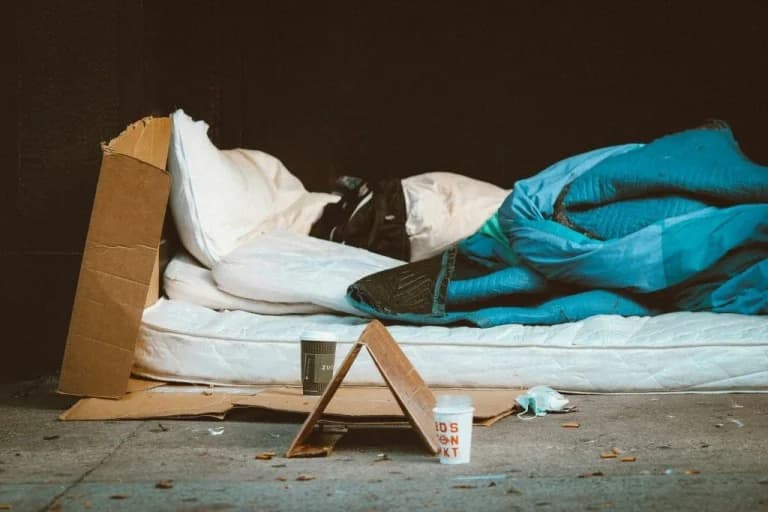France: Over 2,000 Children Sleeping on the Streets