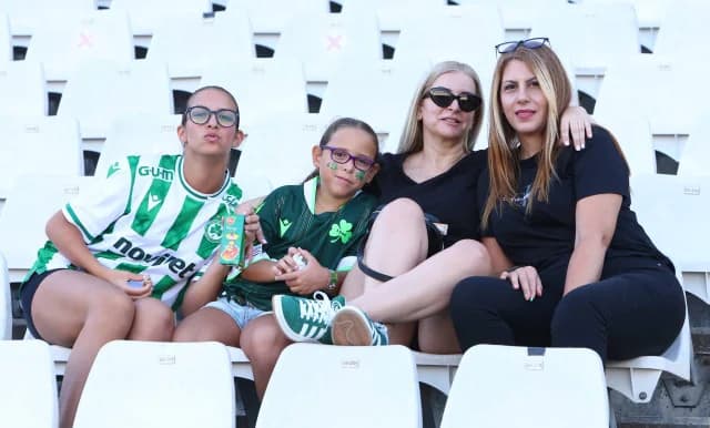 Treue zu Omonia (Bilder)