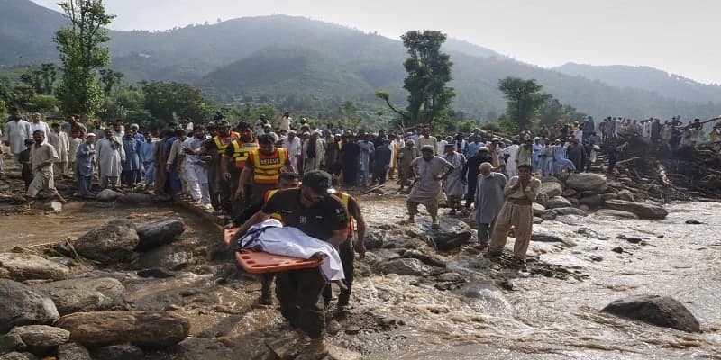 Pakistán: Evacúan a más de 1 millón por inundaciones