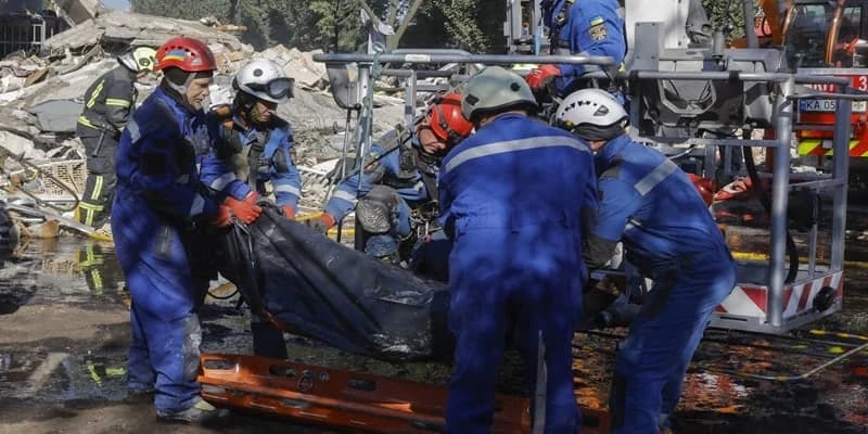 基辅：俄罗斯袭击造成19人死亡