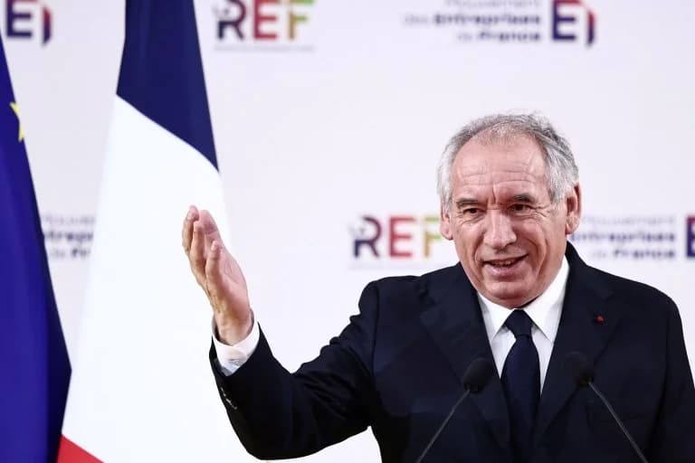Frankreich: Opposition empört über Bayrous Urlaubsäußerungen