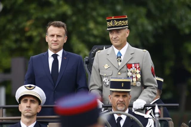 General francés advierte que Europa corre el riesgo de convertirse en 'animal cazado'