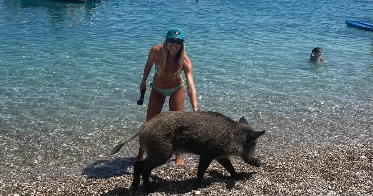 Marietta Chrousala: Nada con cerditos en Atokos