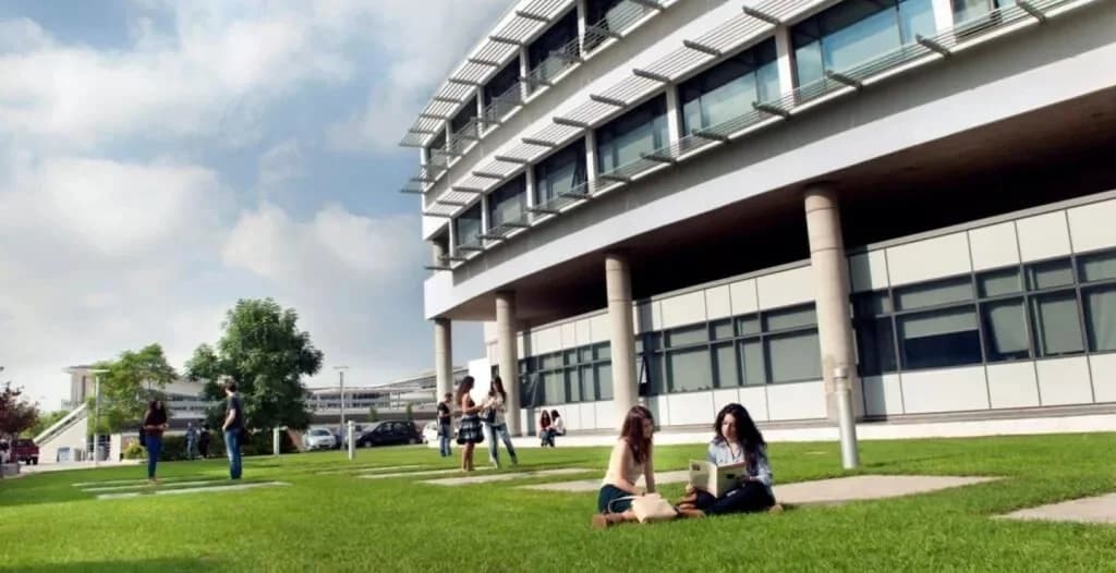 החלטות לסטודנטים עם הרשמה כפולה: מה שצריך לדעת