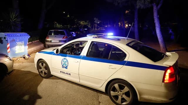 Enfrentamiento de aficionados en Akadimia Platonos: Un herido
