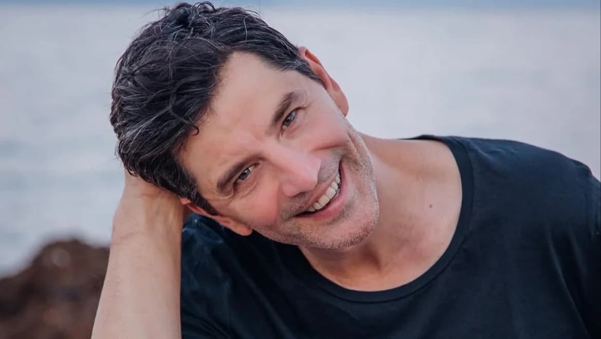 Sakis Rouvas: New Travel Show on ERT Featuring Greeks Abroad