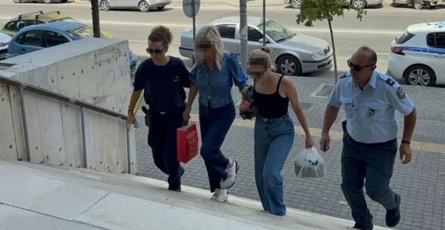 Salónica: Conductora de Porsche, de 45 años, ante el fiscal tras accidente