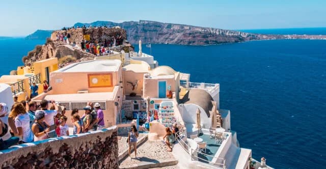 Vacaciones de verano: 448.000 griegos más viajaron en comparación con 2019