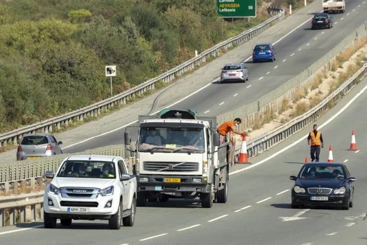 尼科西亚高速公路因道路工程封闭部分车道