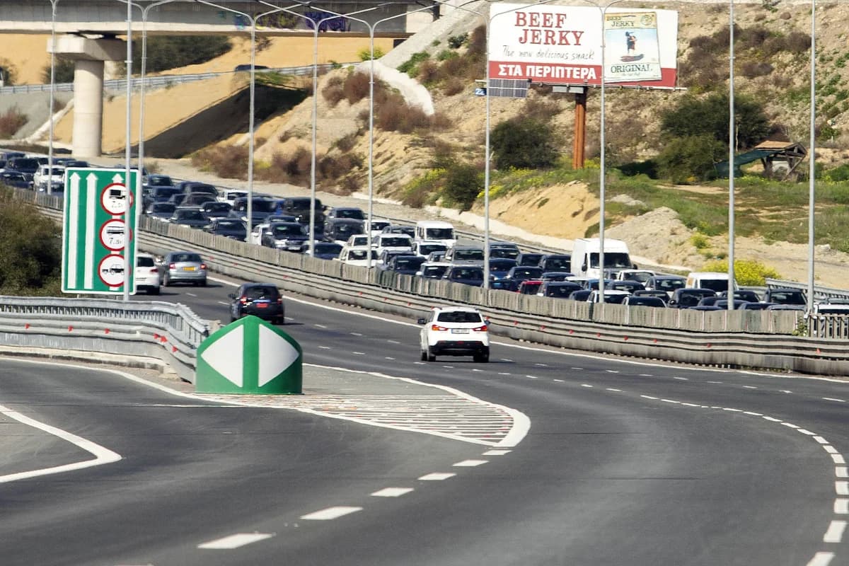 Fahrspur-Sperrungen auf Nikosia Autobahnen wegen Bauarbeiten