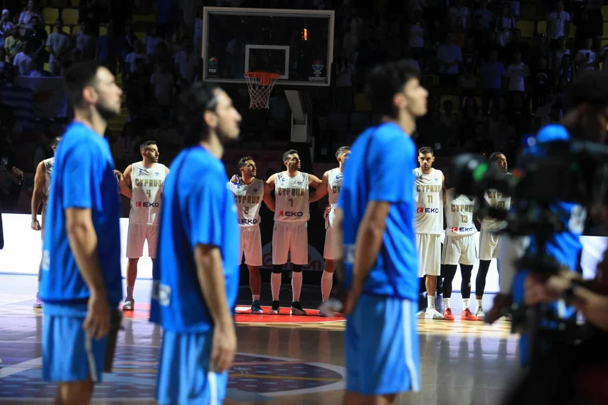 Momento Emotivo en «Spyros Kyprianou»: Grecia y Chipre Cantan Juntos el Himno Nacional