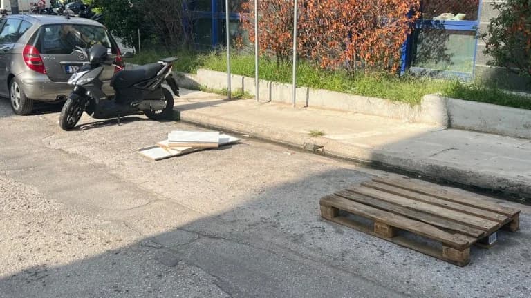ΚΟΚ: Πρόστιμο για όσους «φυλάνε» θέση πάρκινγκ