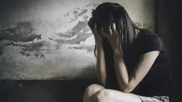 25χρονη κατήγγειλε τον σύντροφό της για εκβιασμό και πορνεία