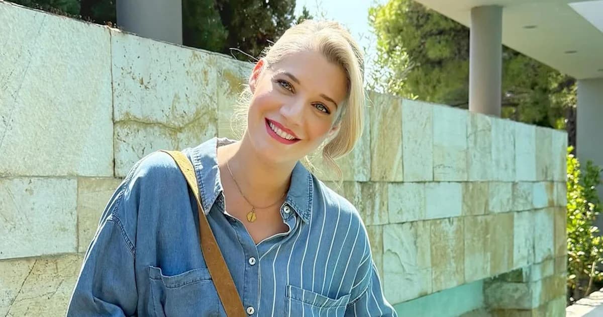 Jenny Theona: Her son admires Dimos Anastasiadis on stage