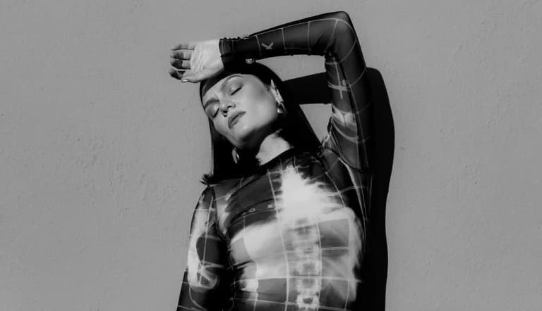 Jessie J переносит концерты из-за операции по поводу рака груди