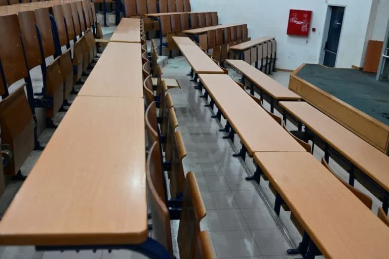 Zachariadis: Criticism on Law Schools and Energy Prices
