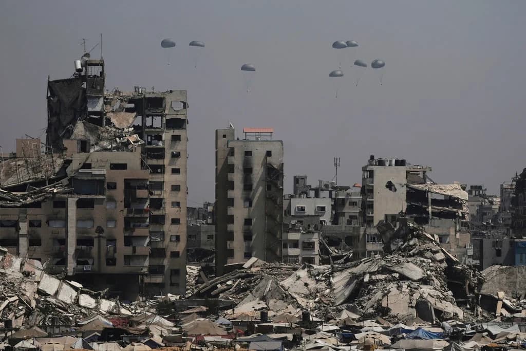 כוחות ישראליים מתקדמים לעומק העיר עזה