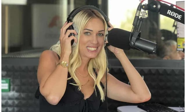 Sophie Chrysanthou feiert Premiere bei Alpha Radio
