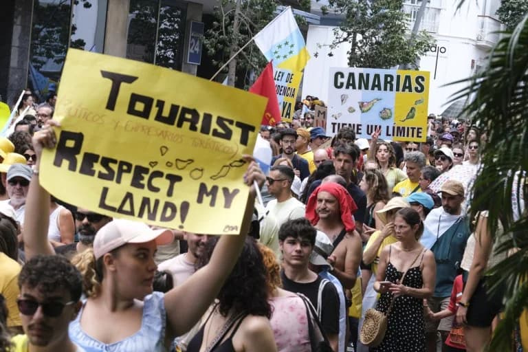Φτηνές πτήσεις και υπερτουρισμός: Επιπτώσεις στην κλιματική αλλαγή