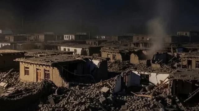 阿富汗：强烈地震造成 800 多人死亡