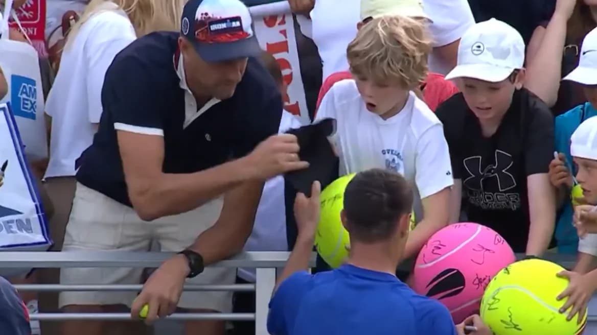 US Open: Οργή για Πολωνό CEO που άρπαξε καπέλο από παιδί