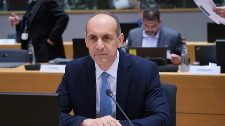 Υπ. Δικαιοσύνης: Ανασχηματισμός, θέμα Προέδρου