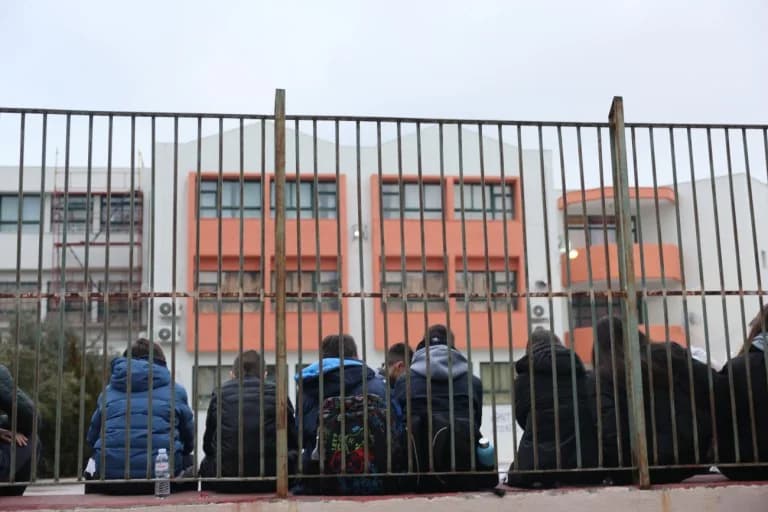 金融时报：希腊因学生人数下降暂停5%的学校运营