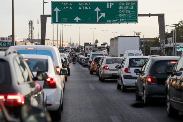 Μποτιλιάρισμα στην Κηφισού λόγω σύγκρουσης οχημάτων
