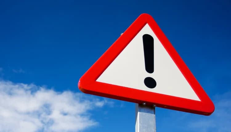 ¡ADVERTENCIA! Productos peligrosos retirados – Consulte la lista