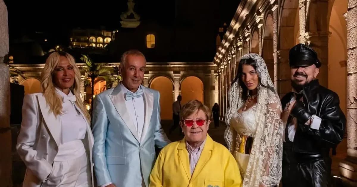 Anna Vissi: Unpublished photos from Giannis Koustas' son's christening in Capri