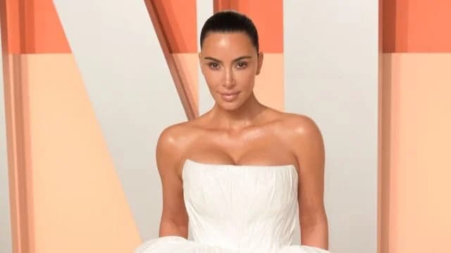 Kim Kardashians Hausaufgaben-Kommentare entfachen Debatte
