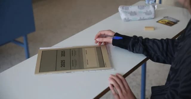 Bildungsministerium gibt Ergebnisse für griechische Auslandsprüfungen bekannt