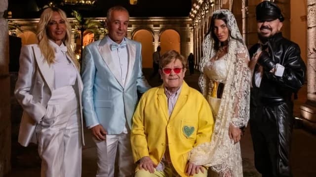 Anna Vissi posts photo with Elton John