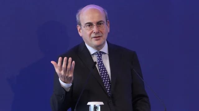 Hatzidakis: Críticas de la oposición sobre la economía
