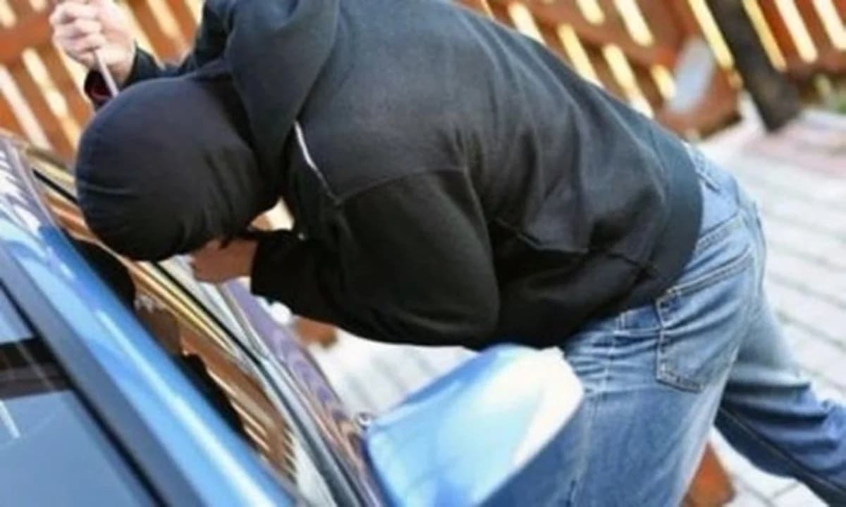Πάφος: Επιχειρηματίας άφησε 65.000 ευρώ στο αυτοκίνητο και το έκλεψαν