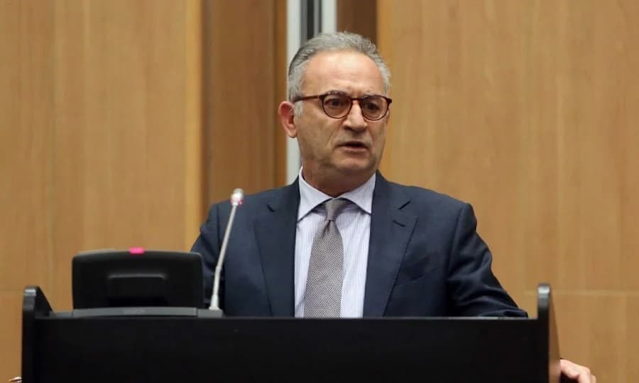 Averof Neofytou: Críticas por retrasos en el proyecto de Vasiliko
