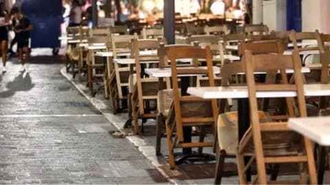 Νέος νόμος για χώρους εστίασης και διασκέδασης: Απλούστευση διαδικασιών