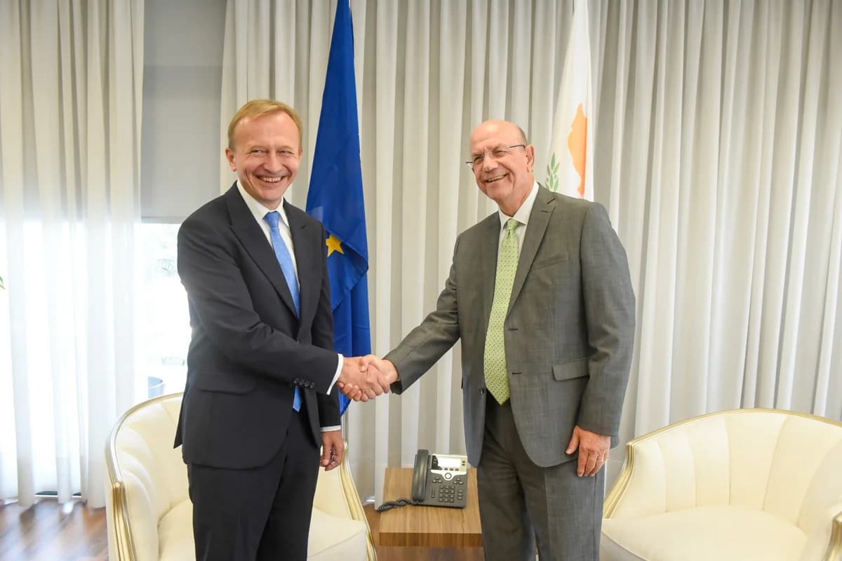 Keraunos y Serafin discuten el nuevo presupuesto de la UE y la Presidencia de Chipre