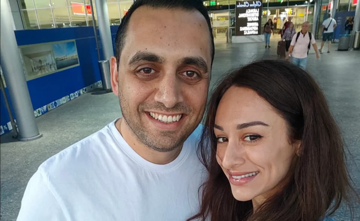 Andreas Apostolou: Tiernos deseos de cumpleaños a su esposa